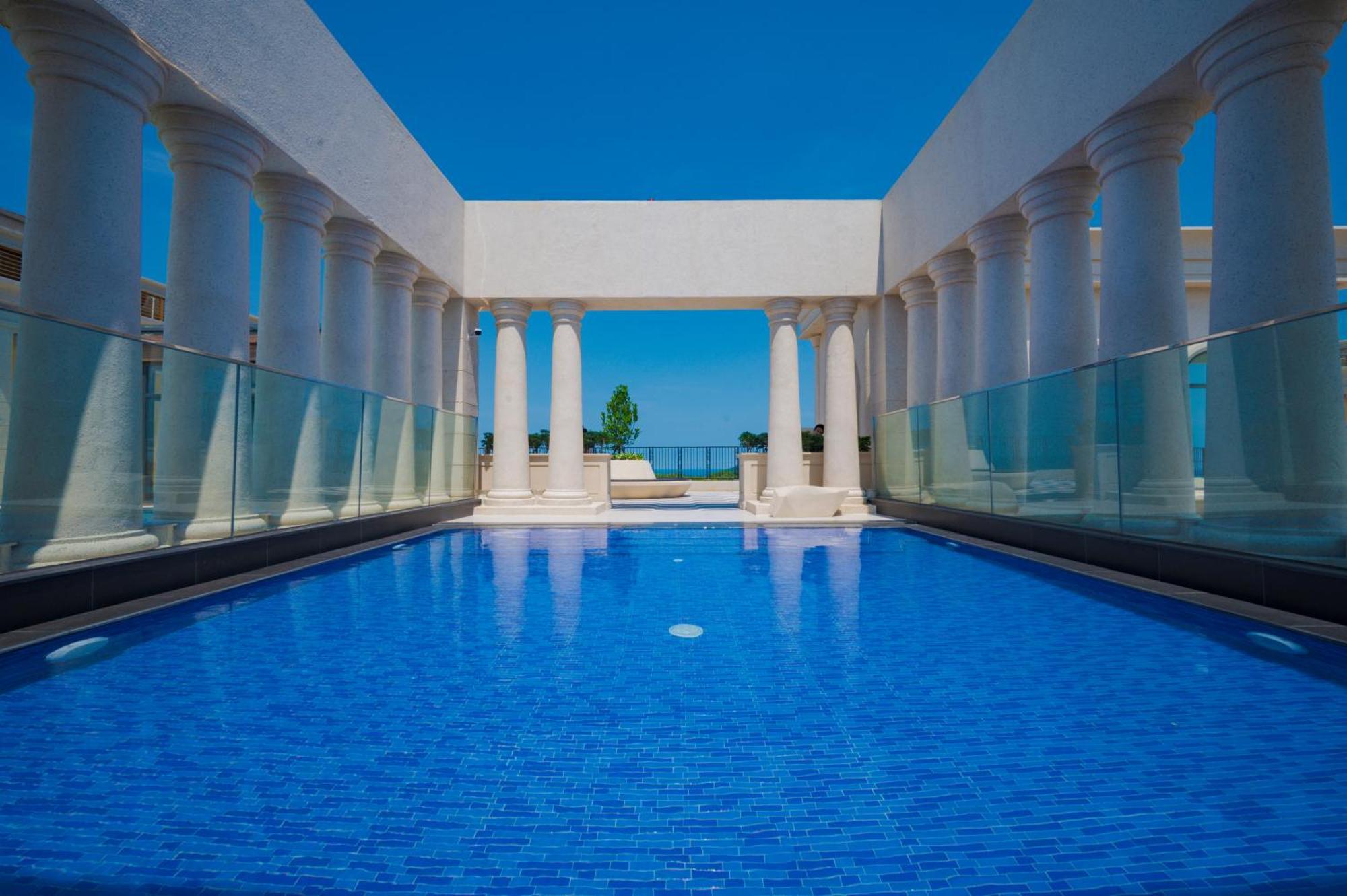Elyday Hillside - Sea & Firework View Hotel 4*