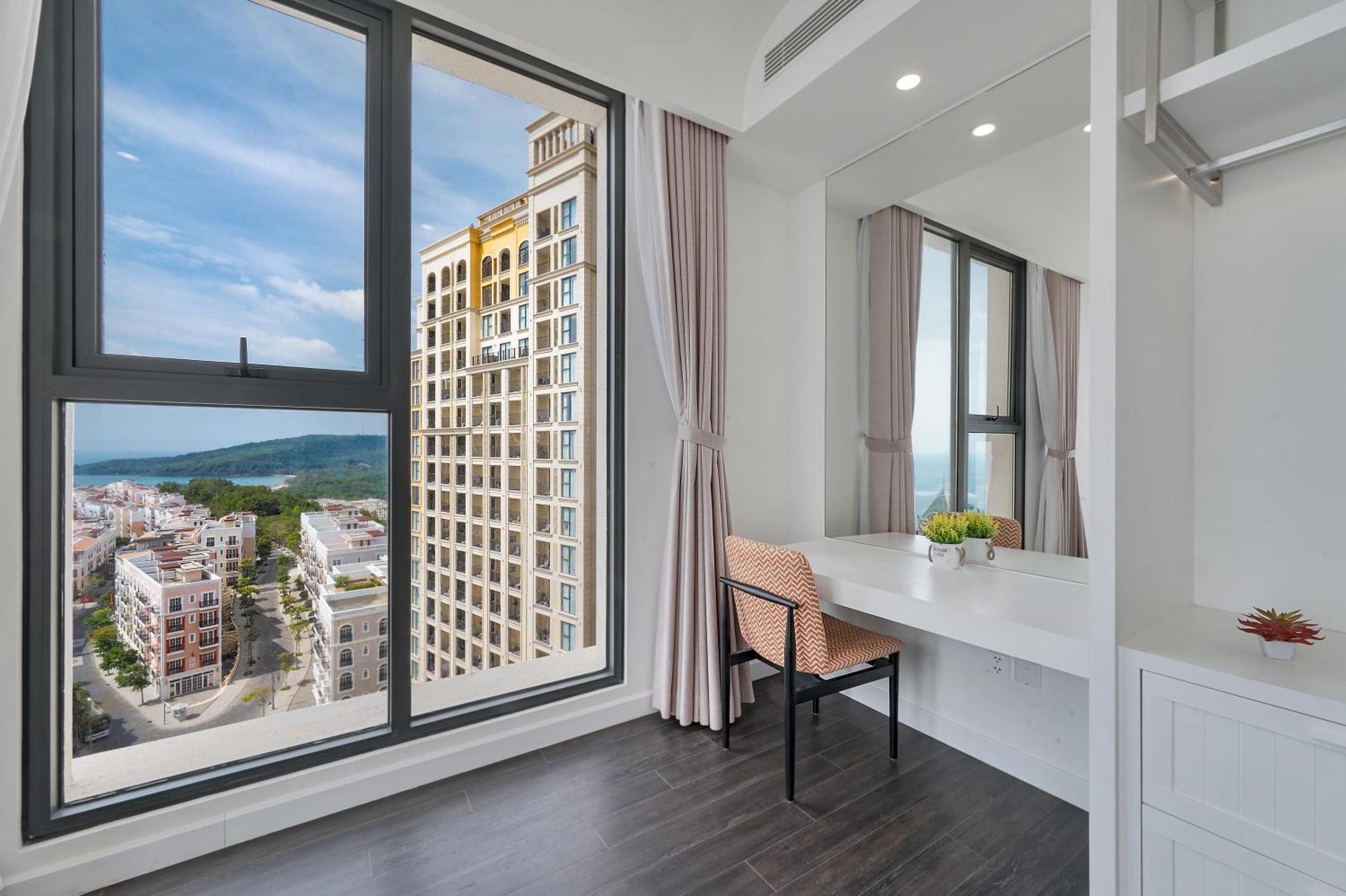 Elyday Hillside - Sea & Firework View Hotel