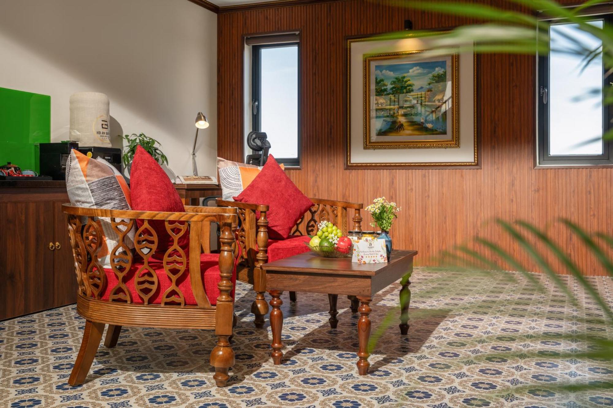 Babylon Riverside & Hotel