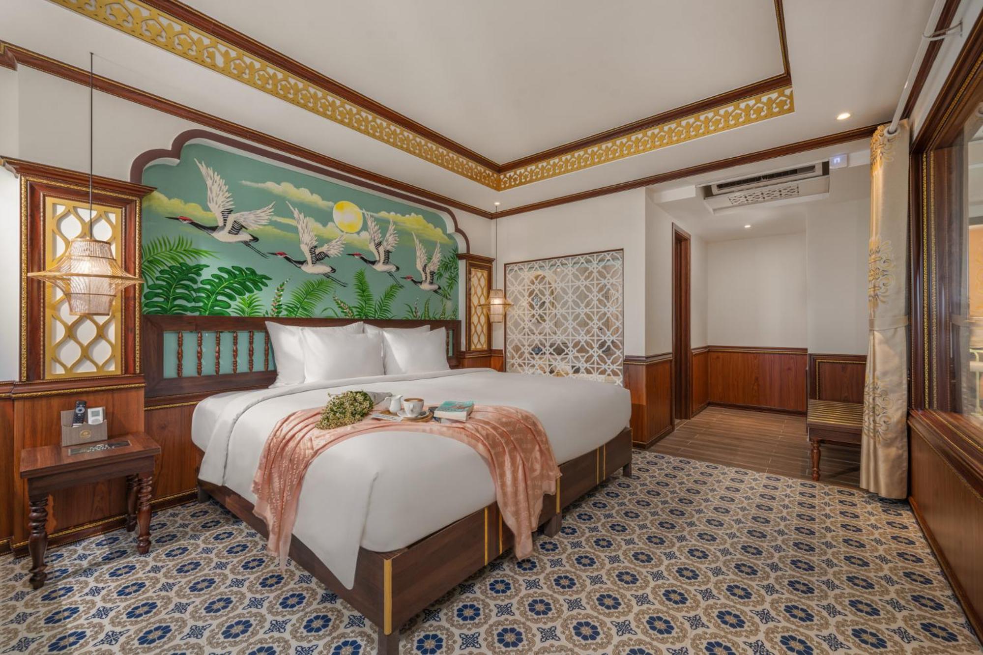 Babylon Riverside & Hotel 5*