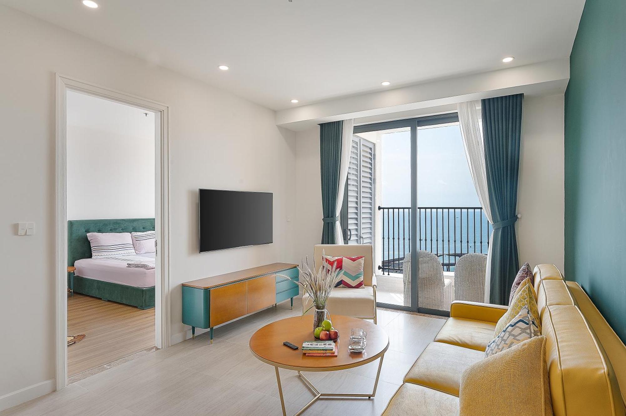 Elyday Hillside - Sea & Firework View Hotel 4*