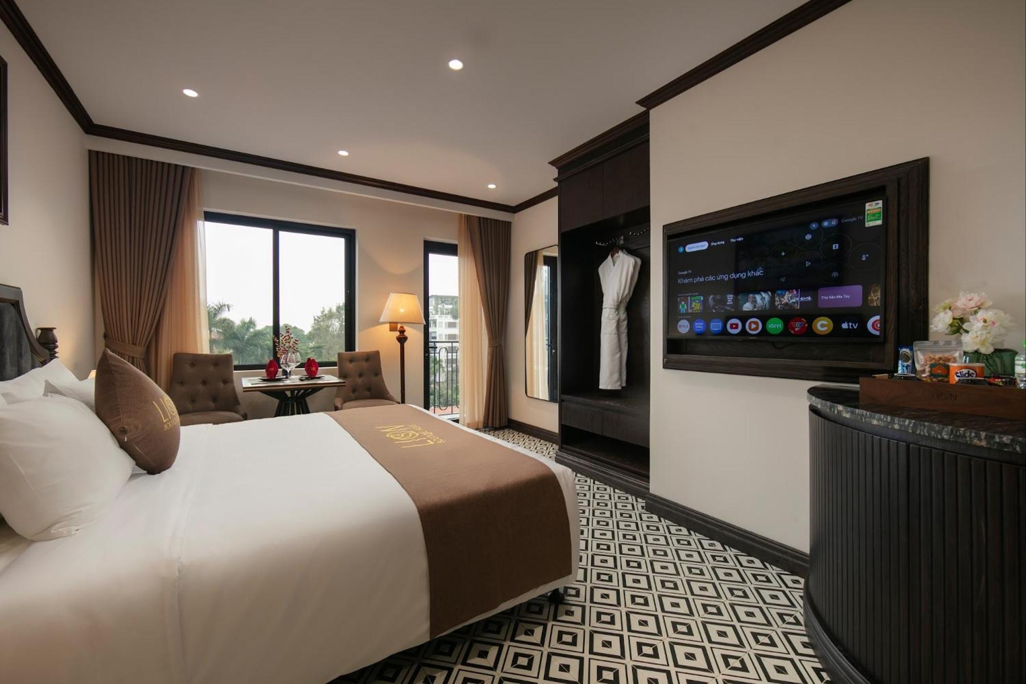 Westlake Lion Boutique Hà Nội