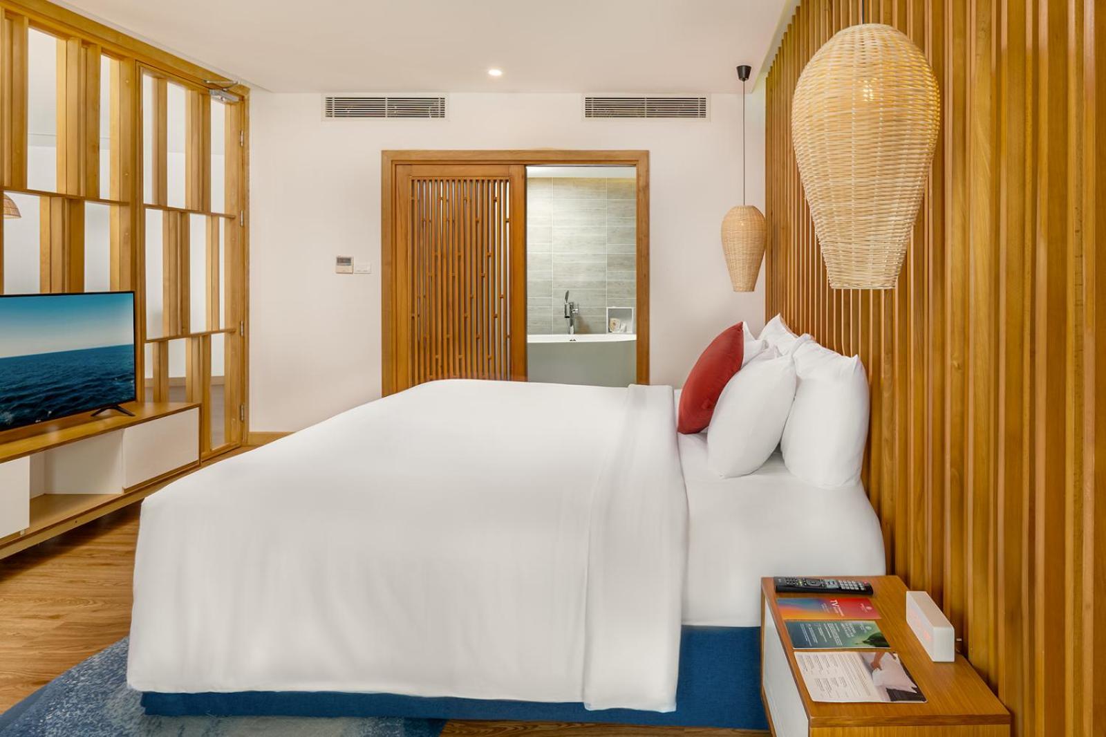 Hotel Vias - Transportation Included 5*