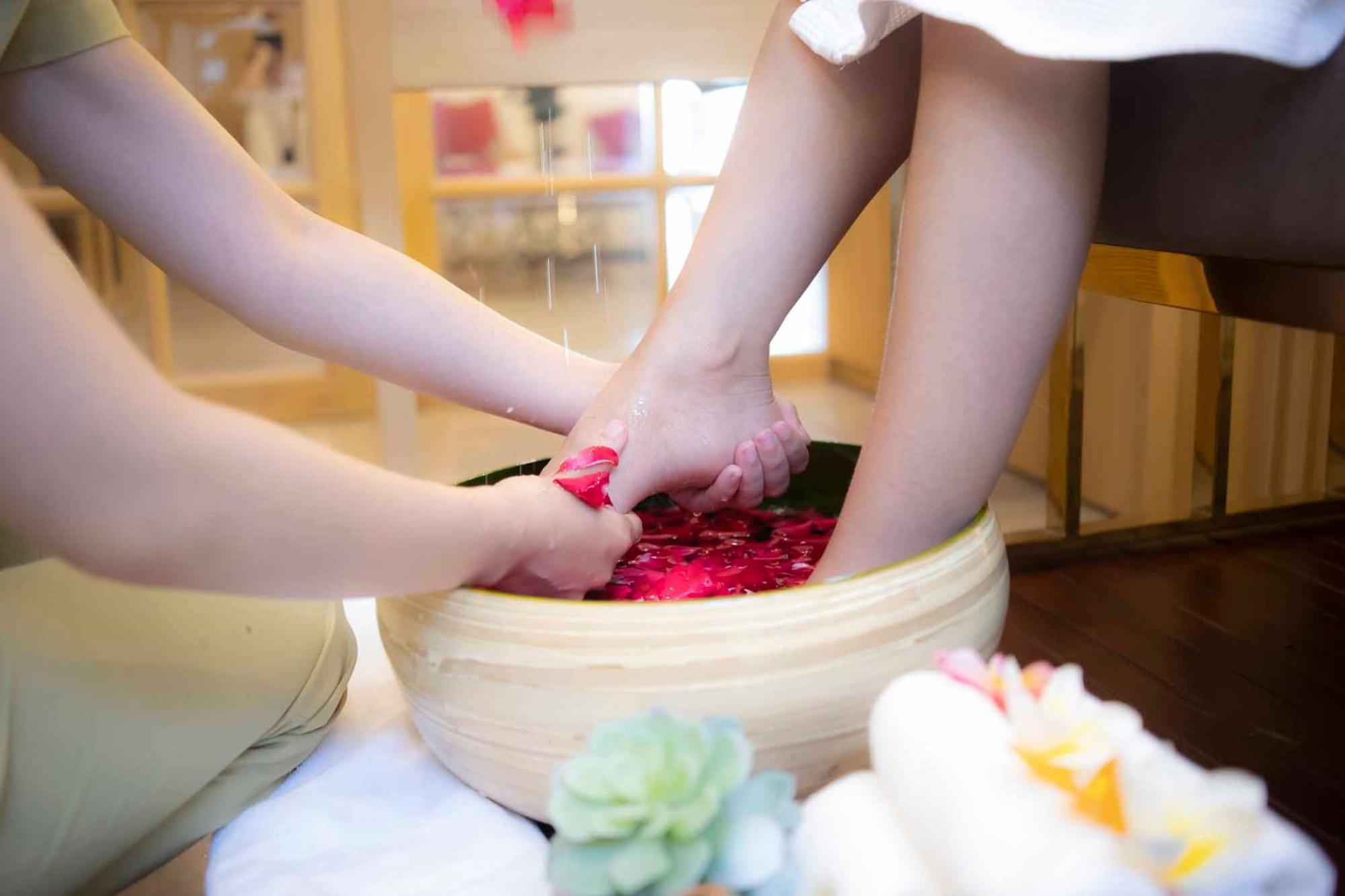 Haian Riverfront Hotel 4*