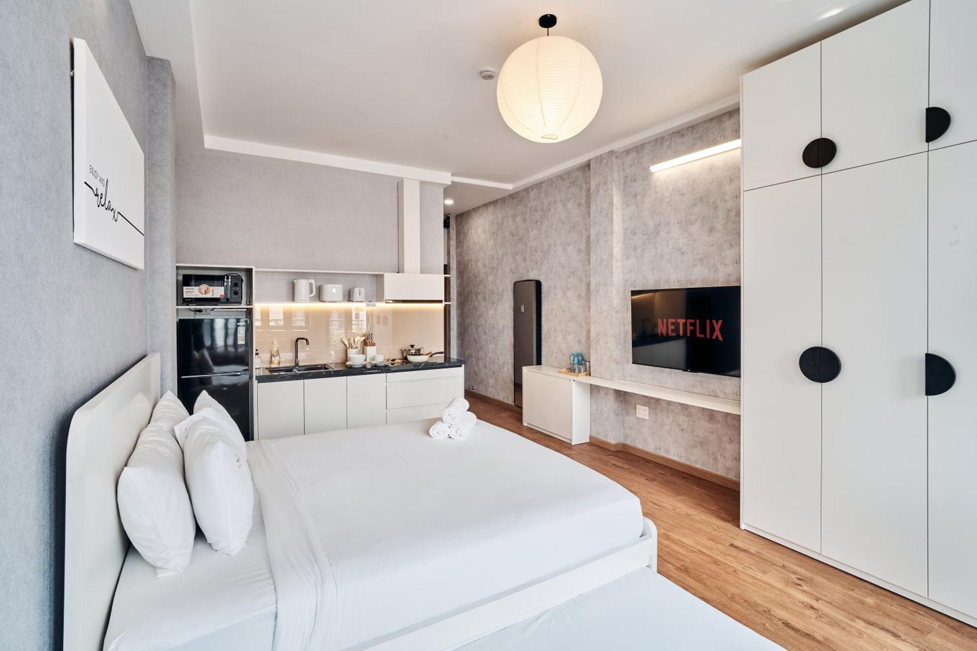 S Lux 5 Mins Walking In Apartment *
