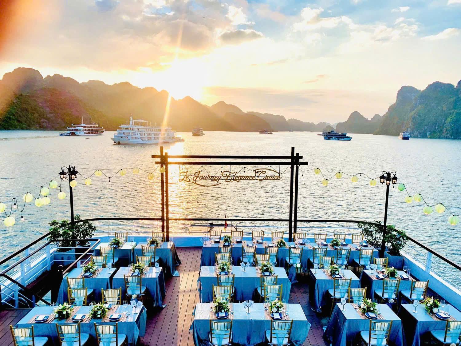 Le Journey Elegance Cruise 5* Hạ Long