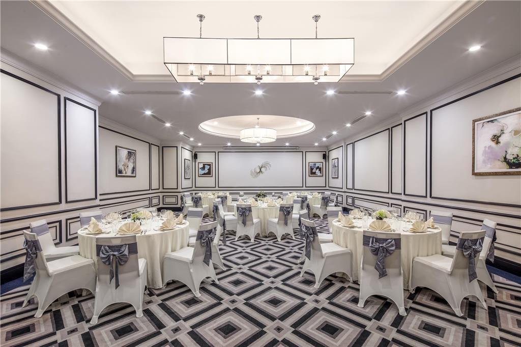 Hotel Melia Vinpearl Empire 5*