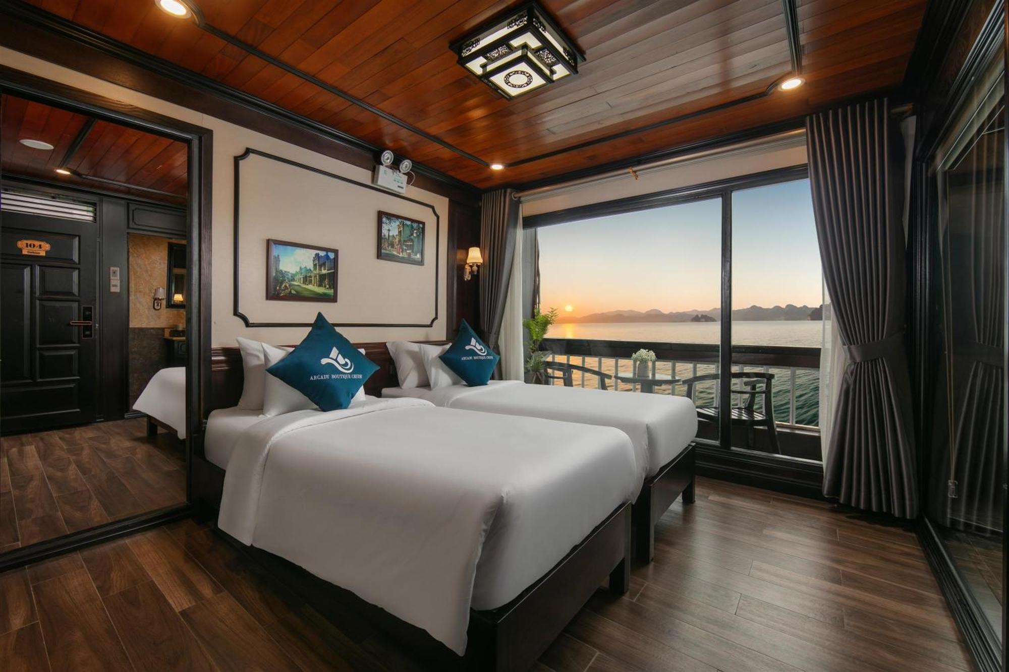 Arcady Cruise * Ha Long