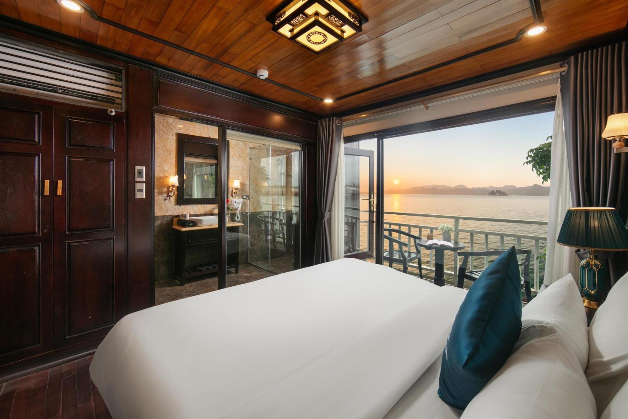 Arcady Cruise Botel Ha Long
