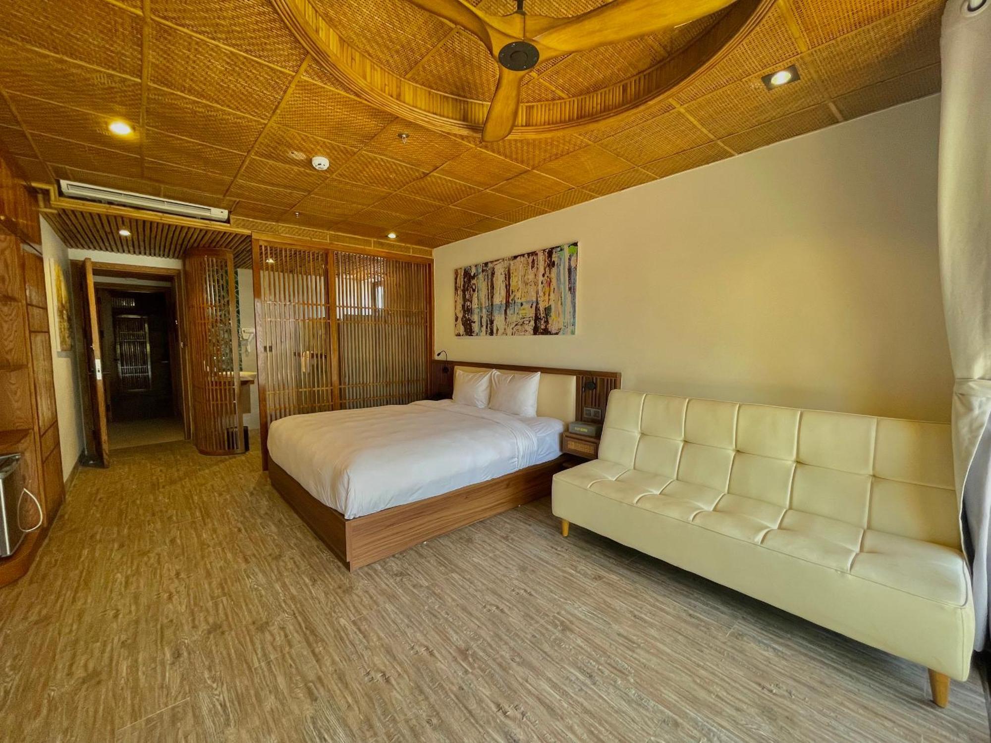 Luk - An Thuong, Hotel