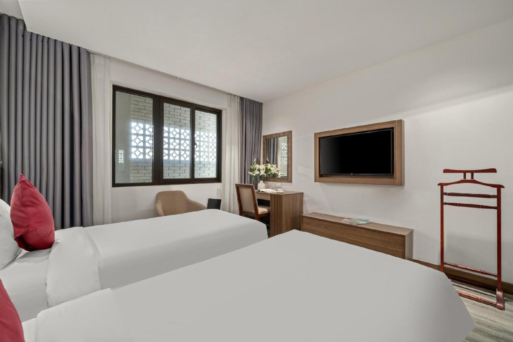 Astica 4*