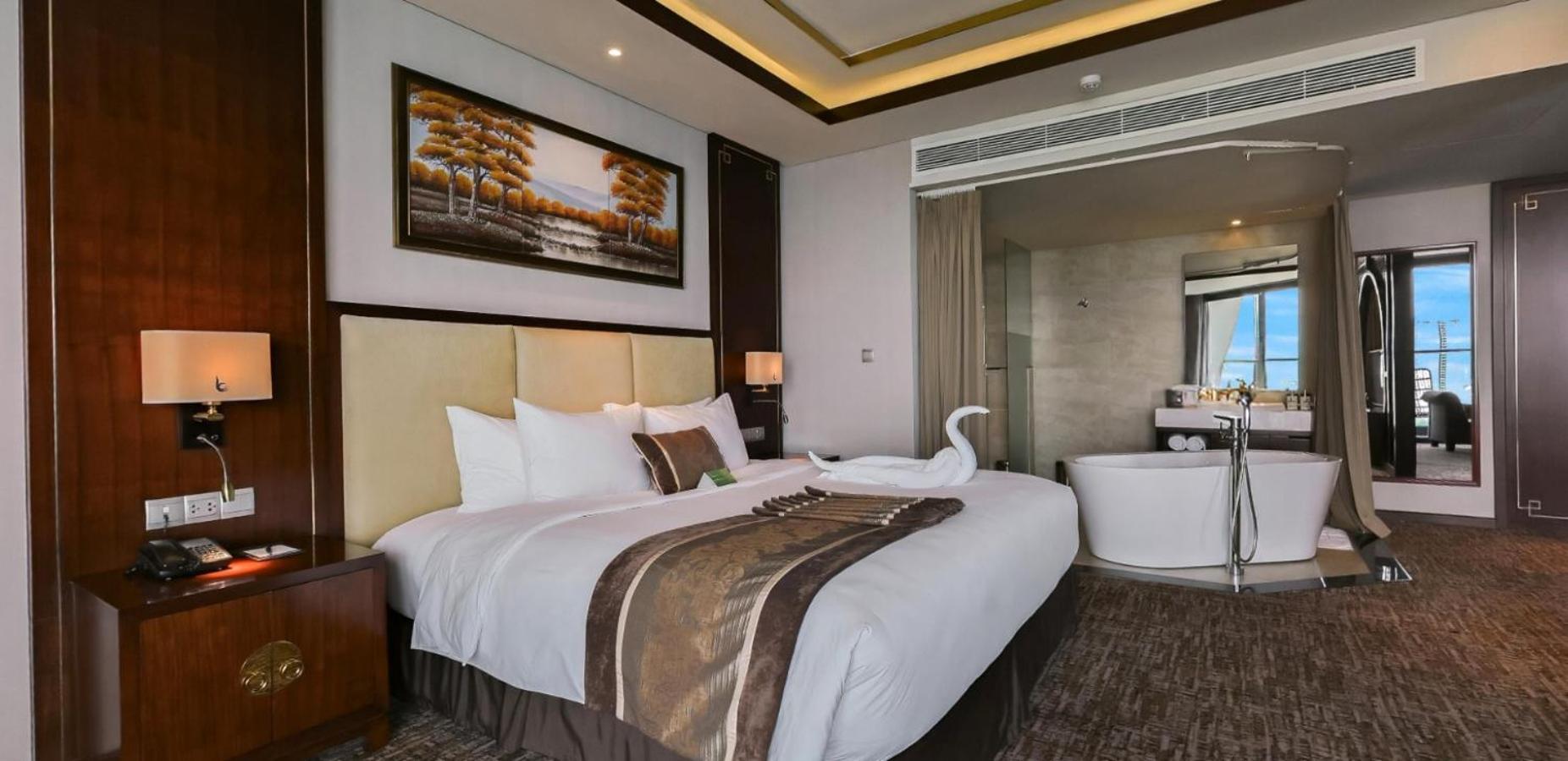Khách Sạn&spa Boton Blue 5* Nha Trang