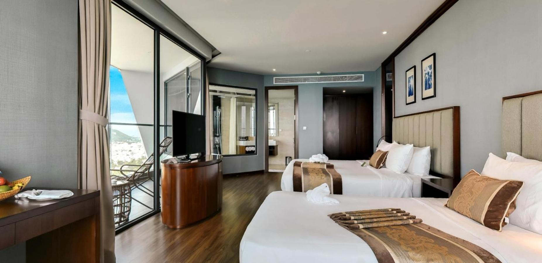Khách Sạn&spa Boton Blue 5* Nha Trang