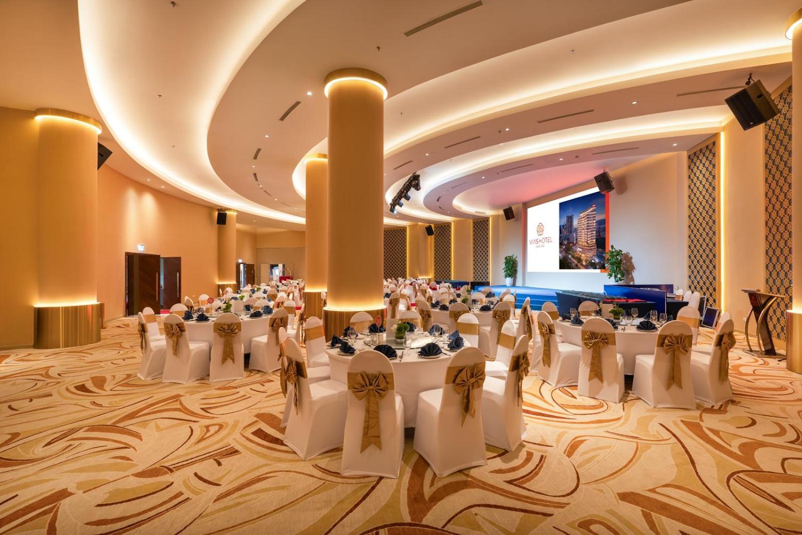 Vias - Transportation Included Hotel