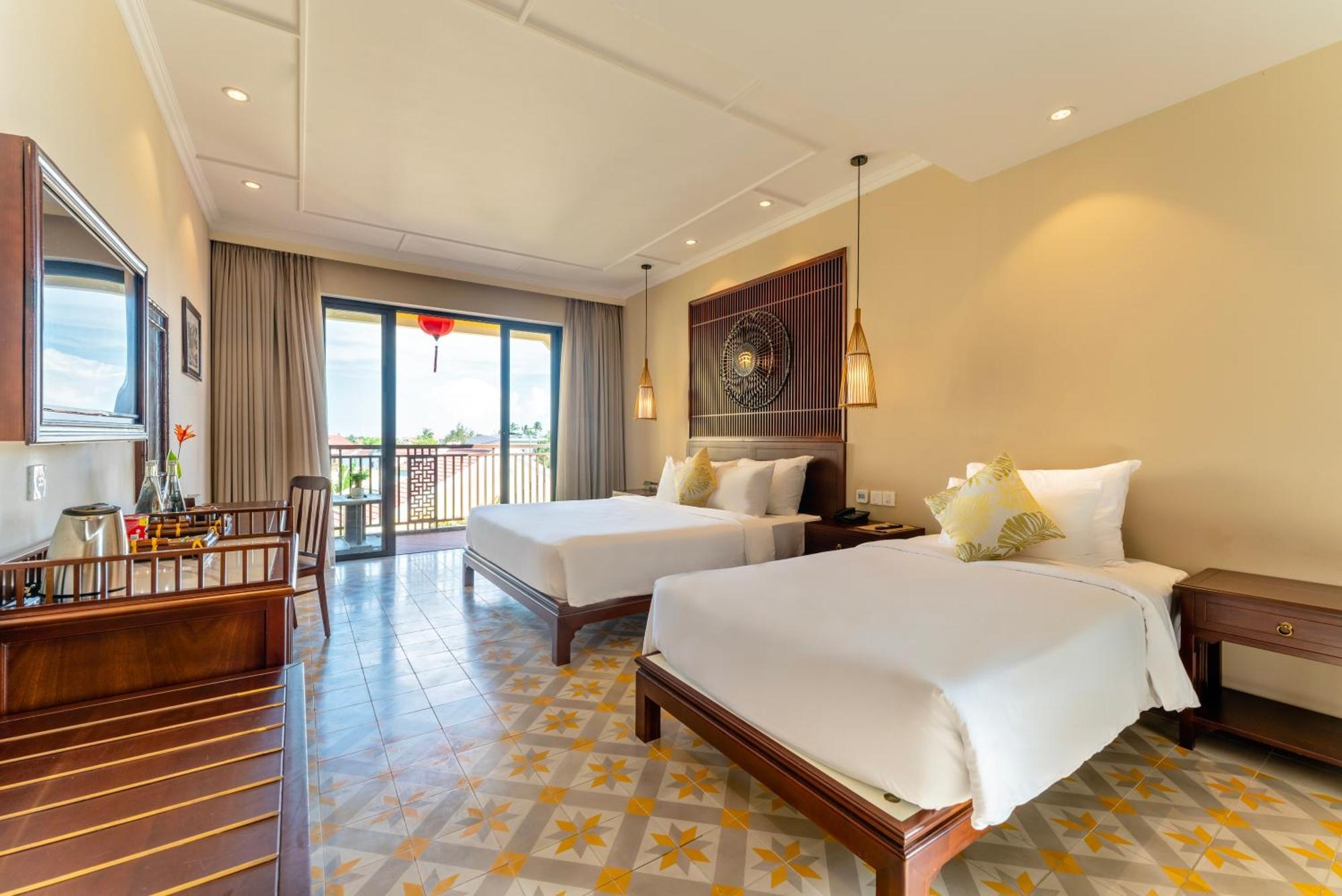 Ahoy Boutique & 5*