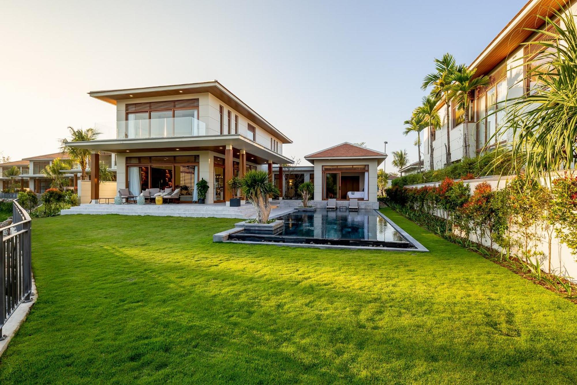 Deluxe Beachside 5* Da Nang