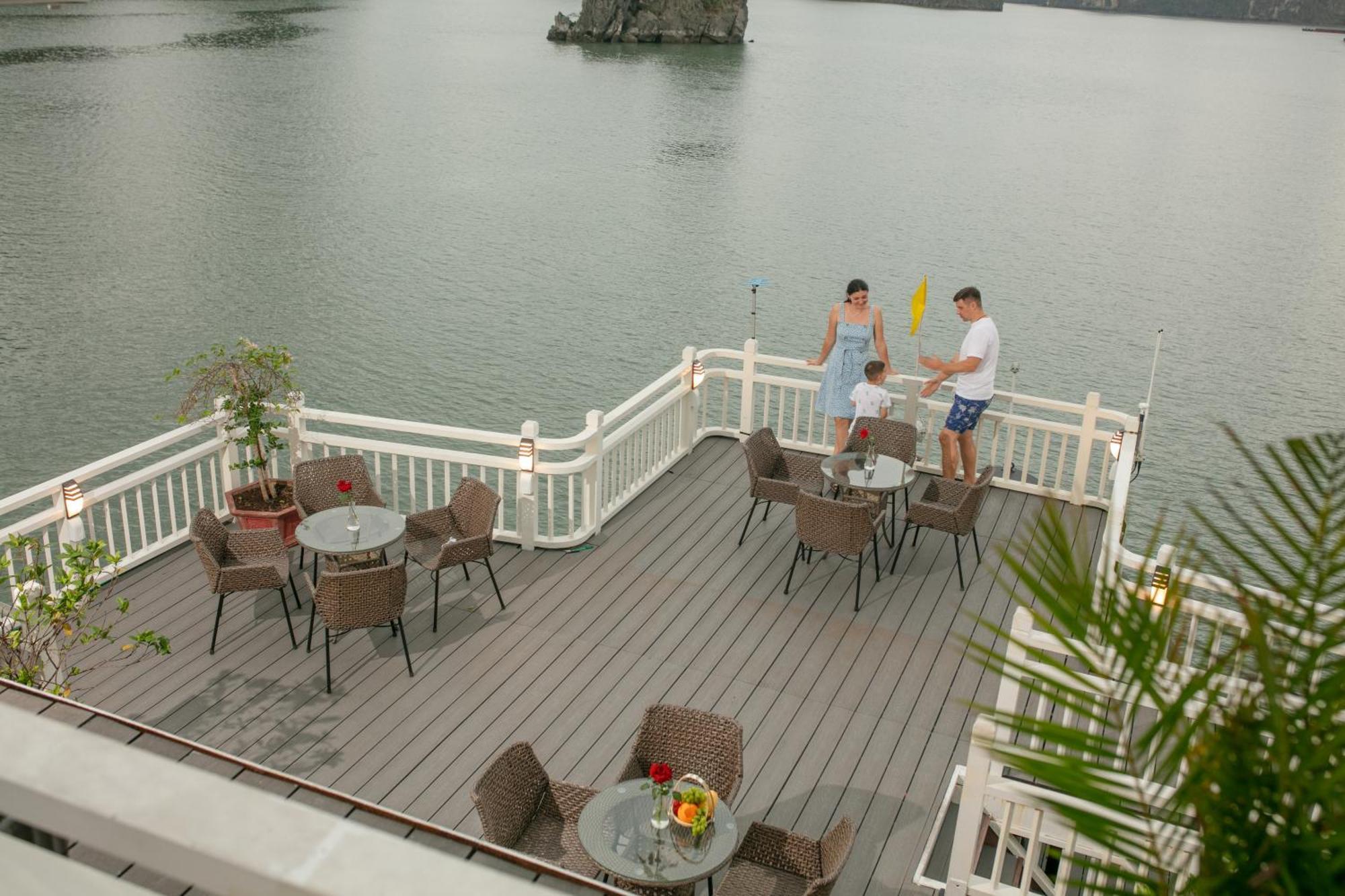 Arcady Cruise * Ha Long