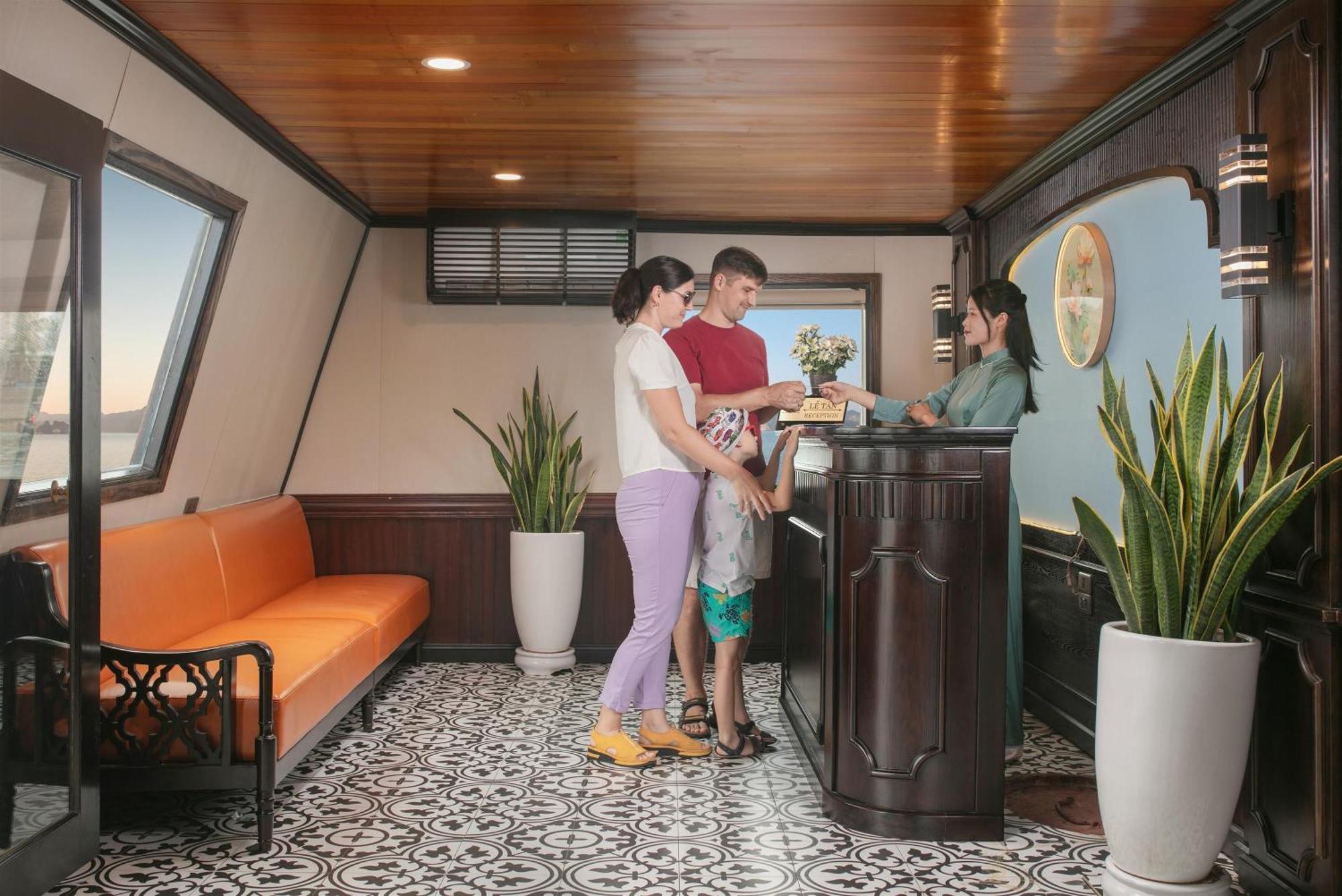 Arcady Cruise Botel Ha Long
