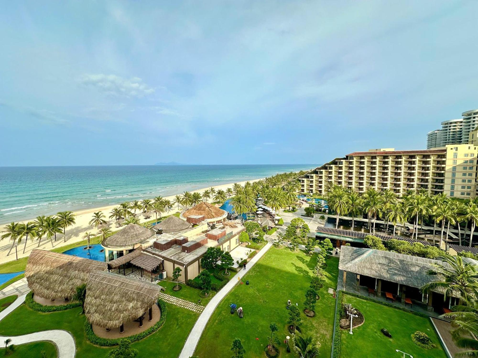Crowne Plaza & 5*