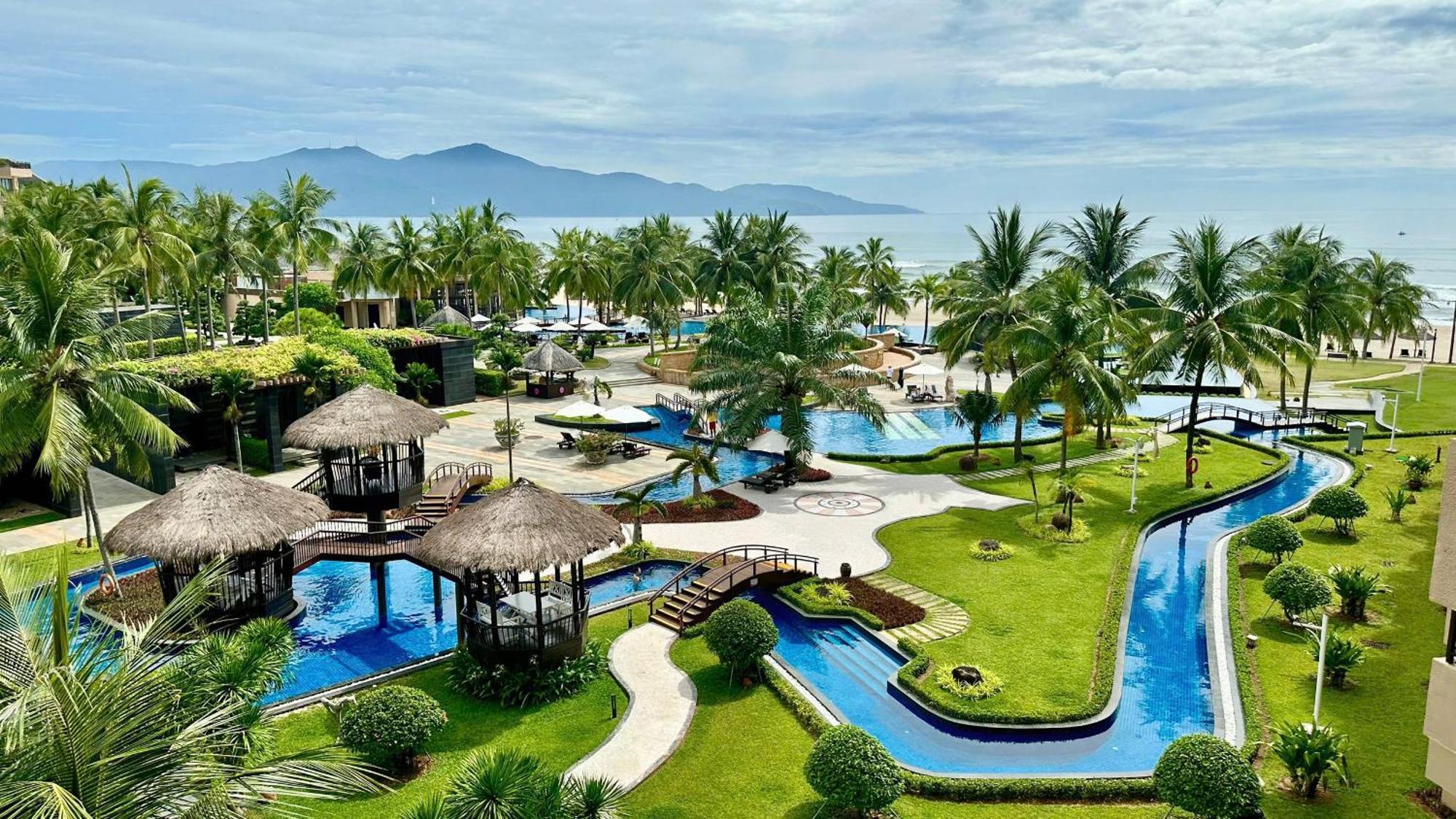 Crowne Plaza & Resort