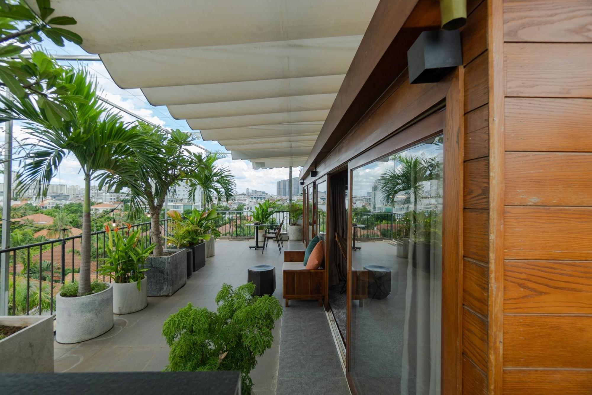 Nexus House Lang Bao Chi Khách sạn 4*