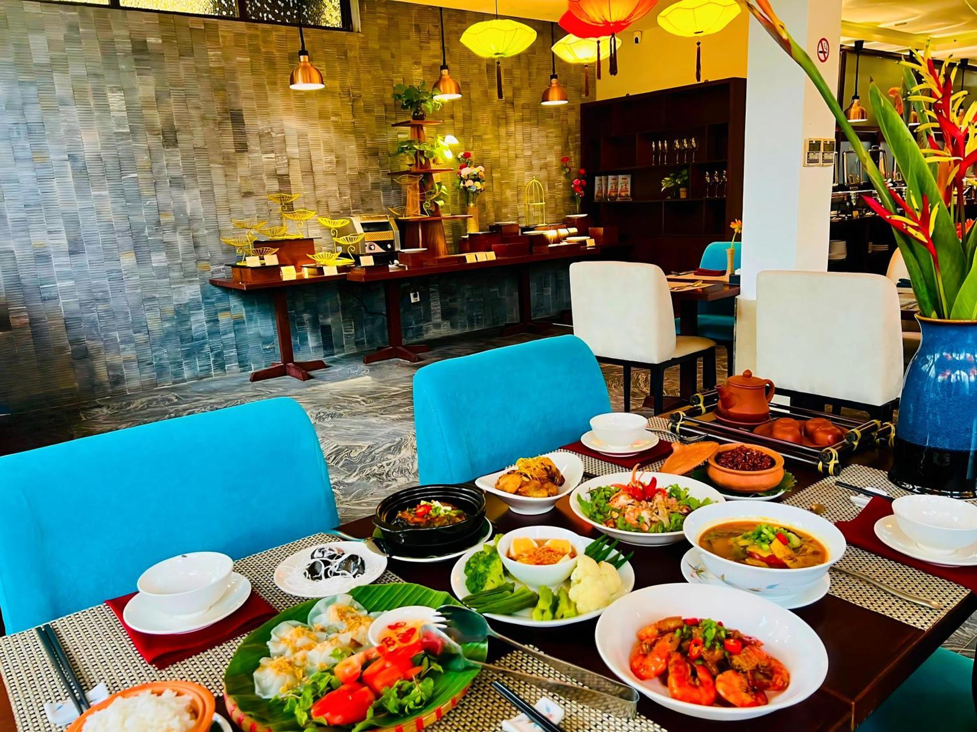 The Khách sạn 4*