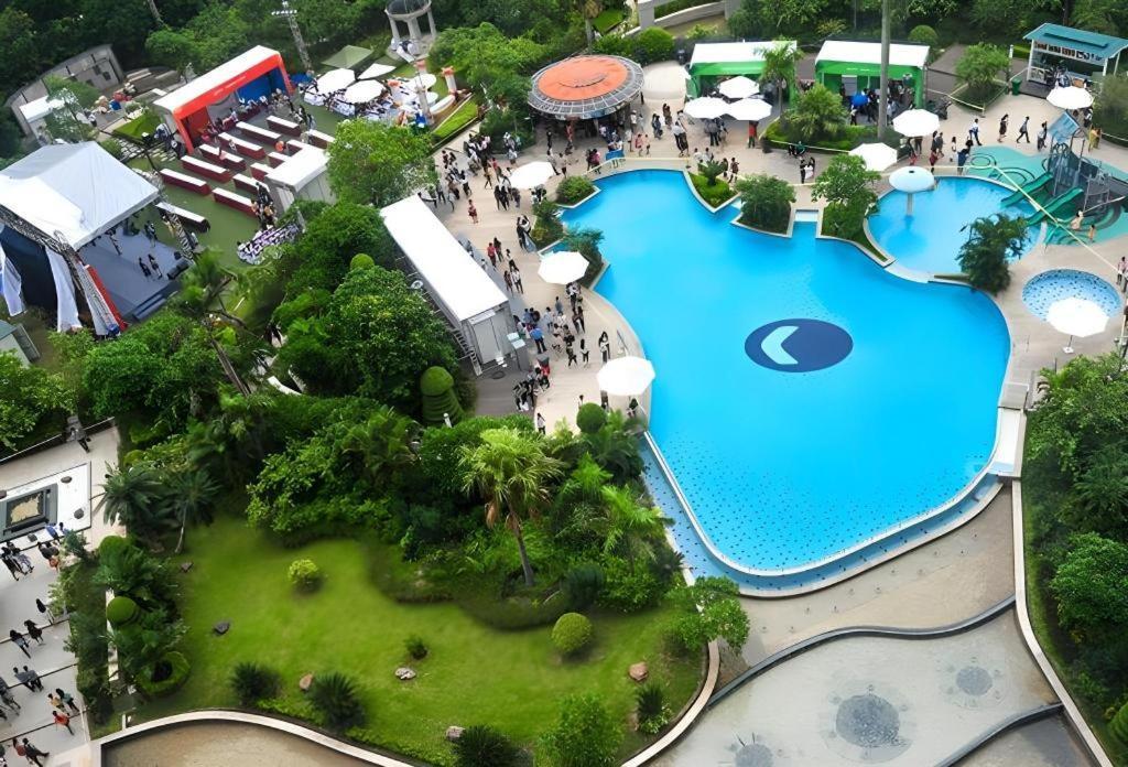 Calidas Landmark72 Royal Hotel 5*
