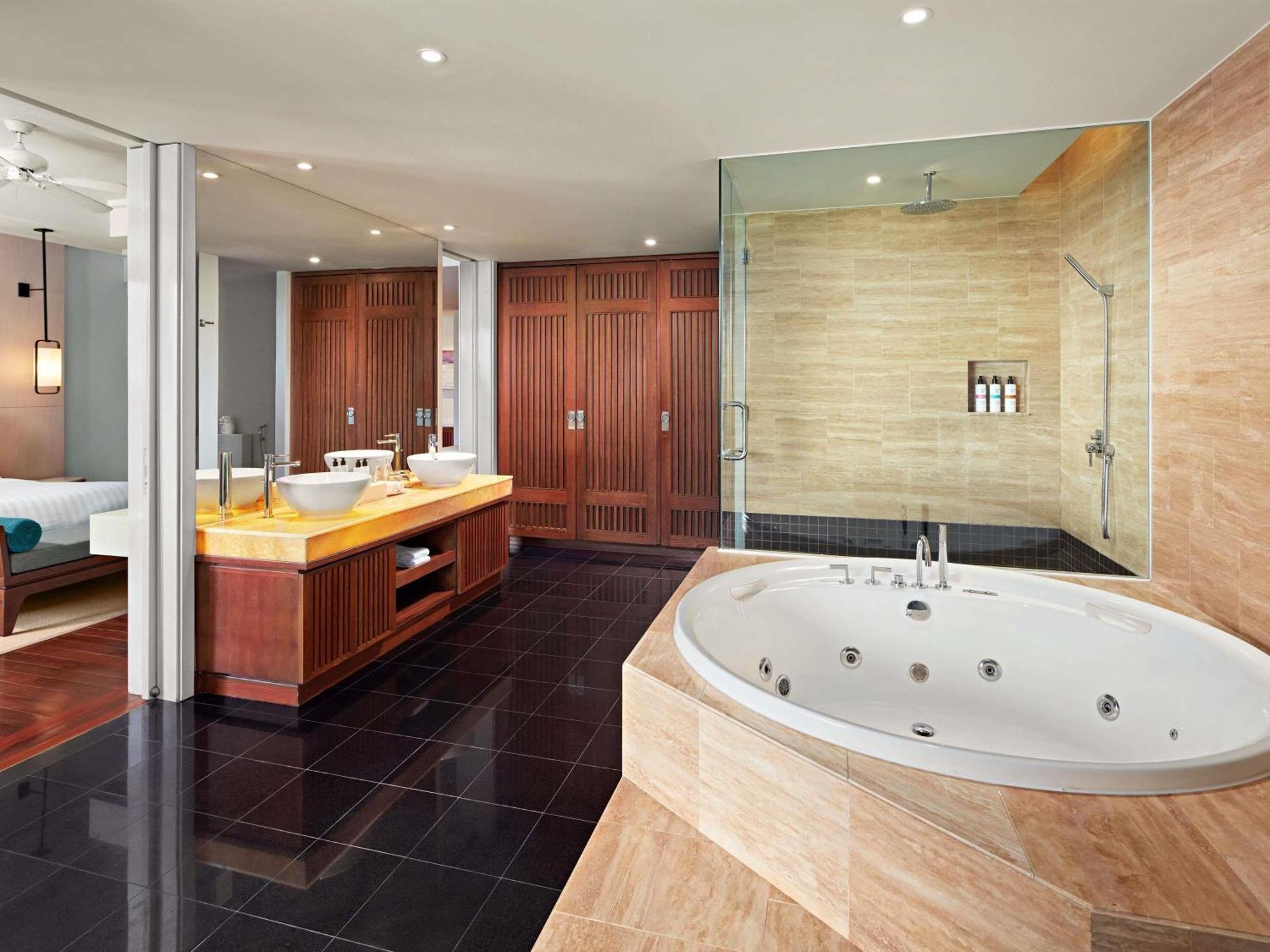 Pullman 5*