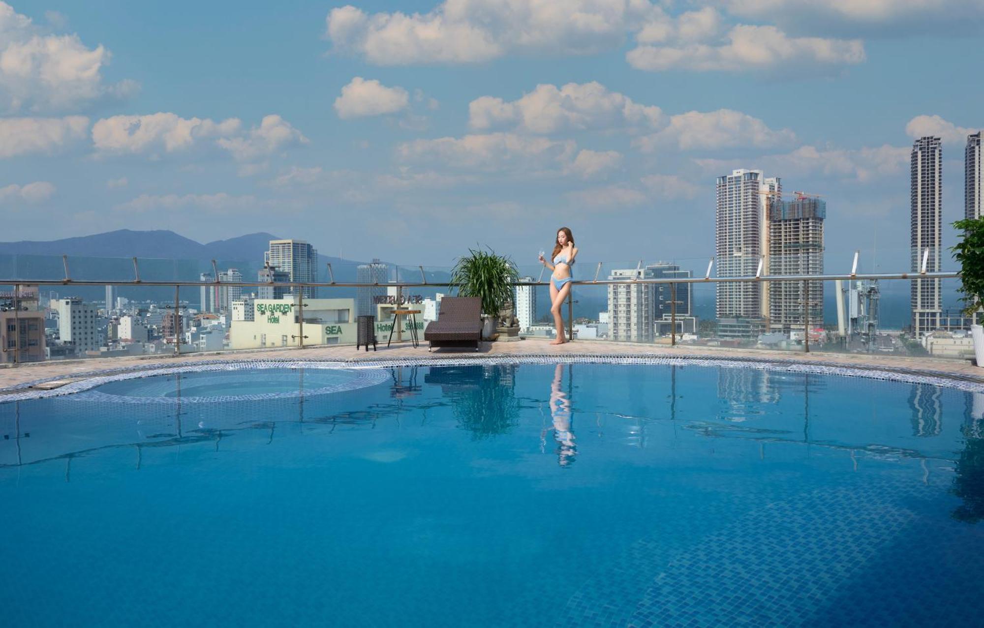 Hotel Merry Land 4*