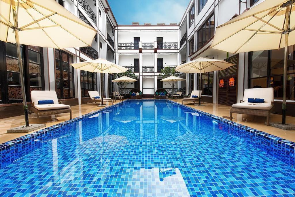 Vinh Hung 2 Hotel 2*