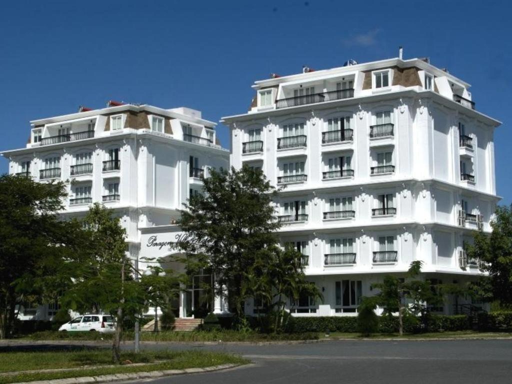 Paragon Hotel 3*