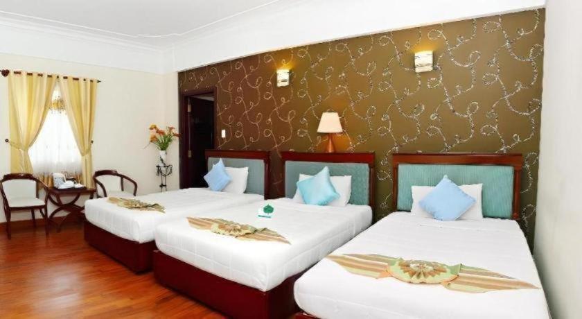 Universe Hotel