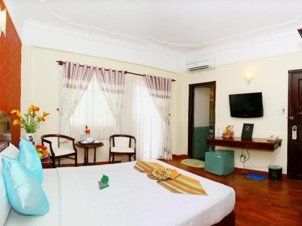 Hotel Universe