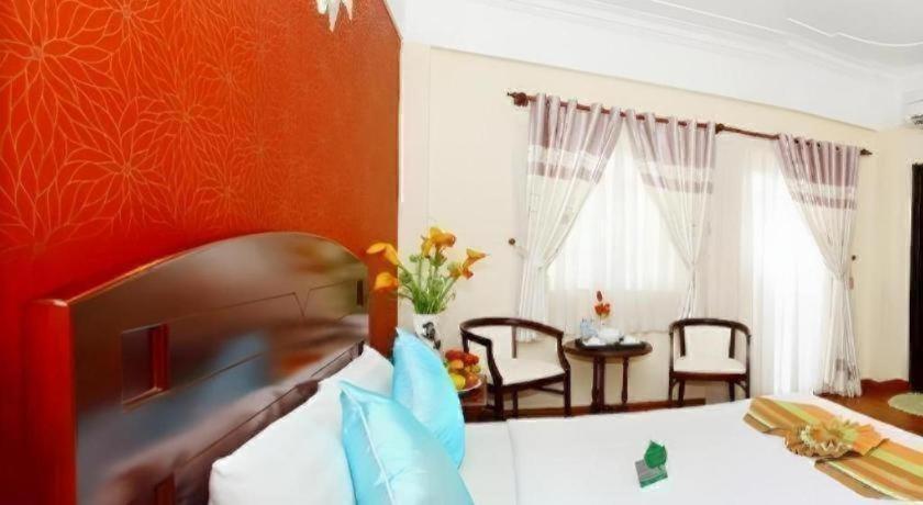 Universe Hotel 3*