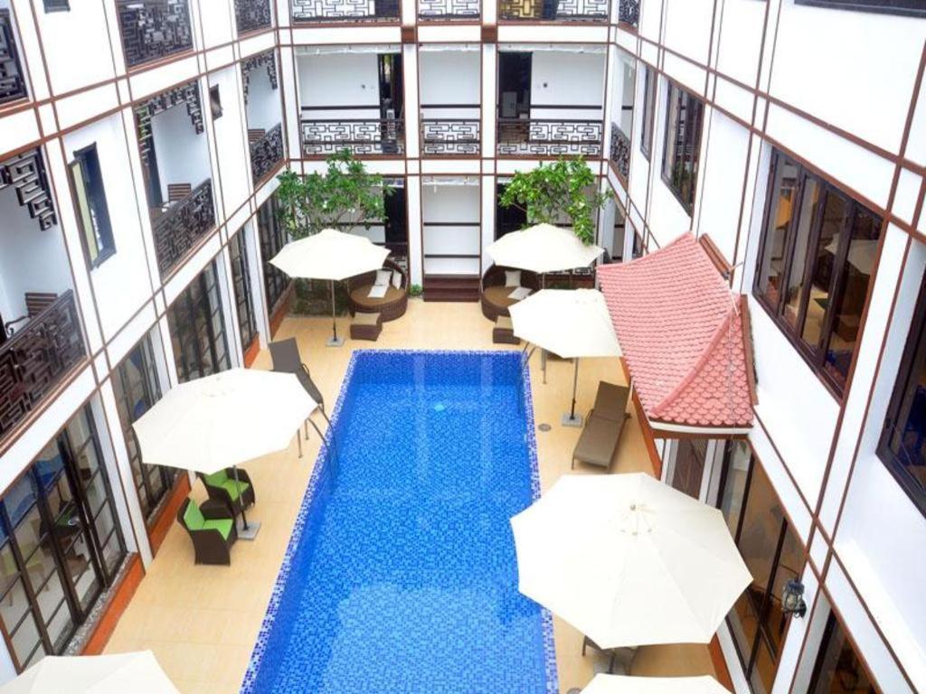 Vinh Hung 2 Hotel 2*
