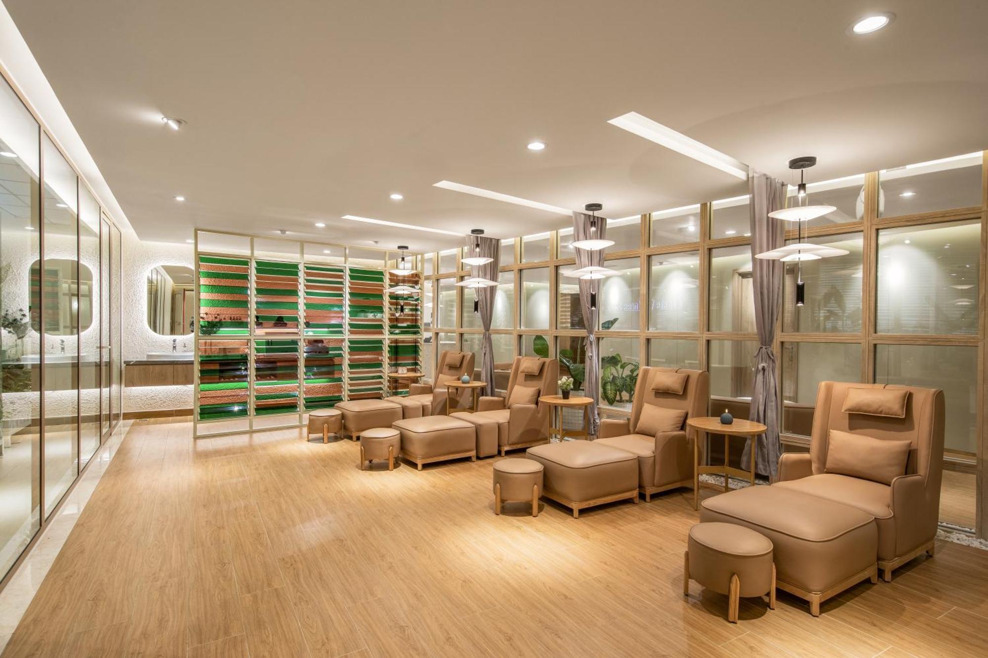 Phuc Long Luxury Hotel