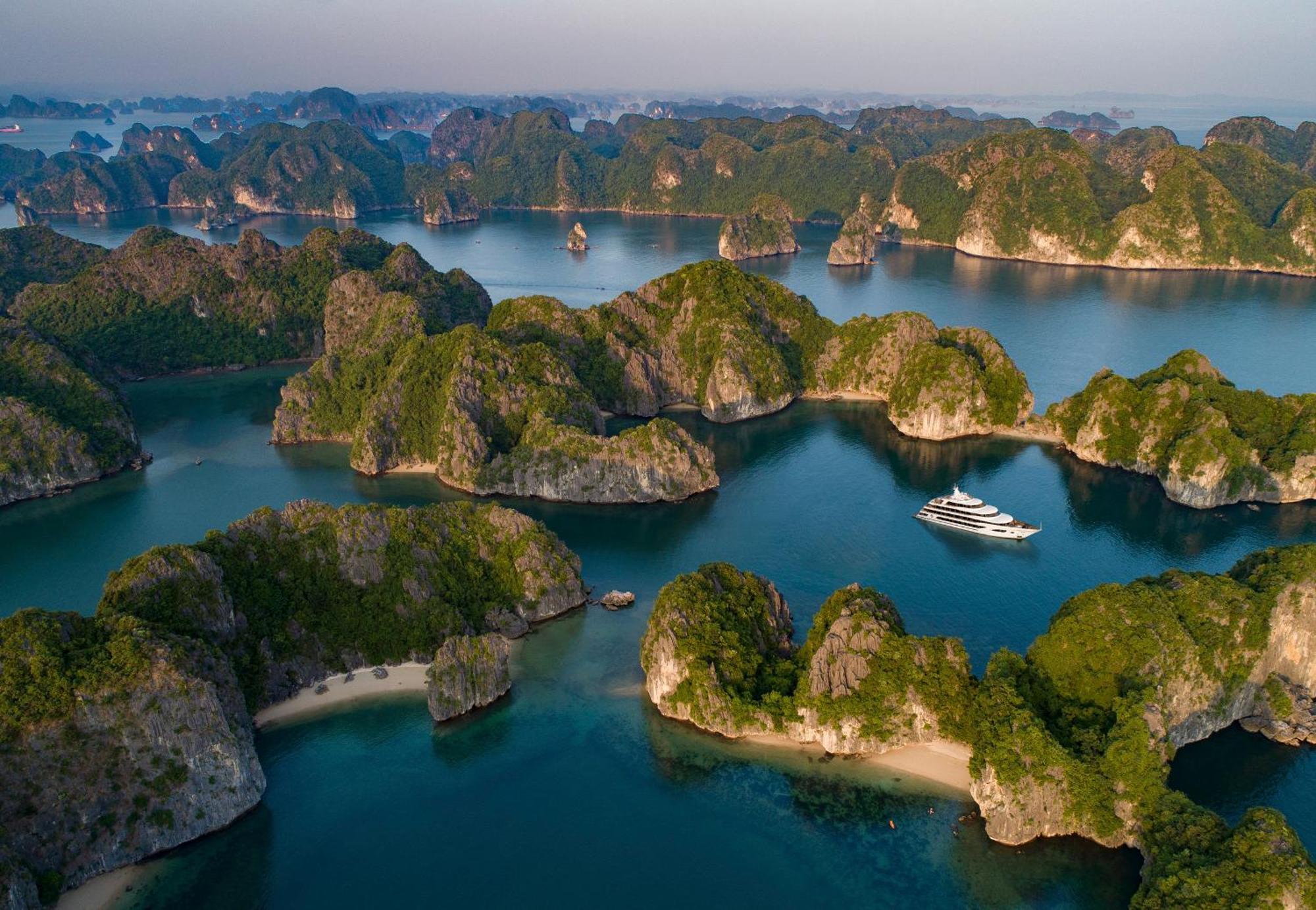 Halong Bay Cruises Botel Ha Long
