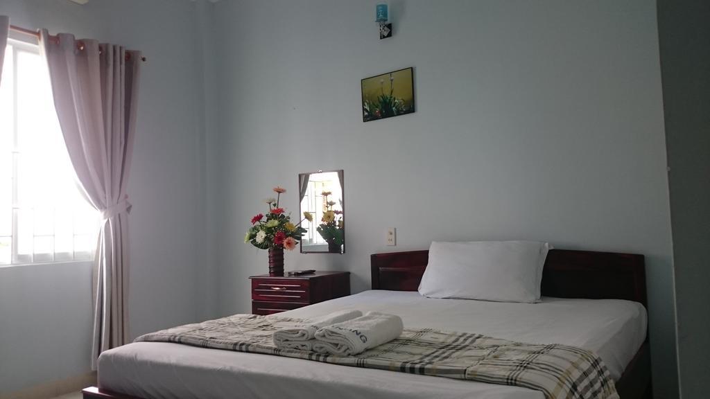 Hotel Quang Nhat *
