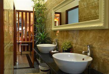 Amanda Hotel