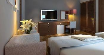 Iris Hotel 2*