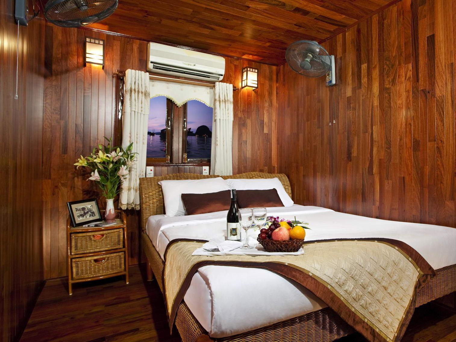 Botel Huong Junks 3*