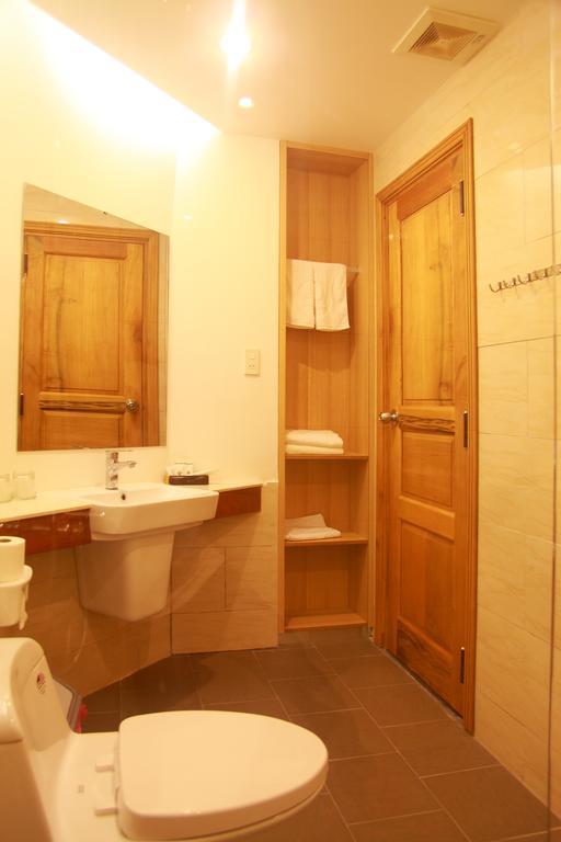 Little Hotel 2*