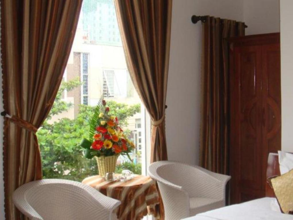 Golden Hotel