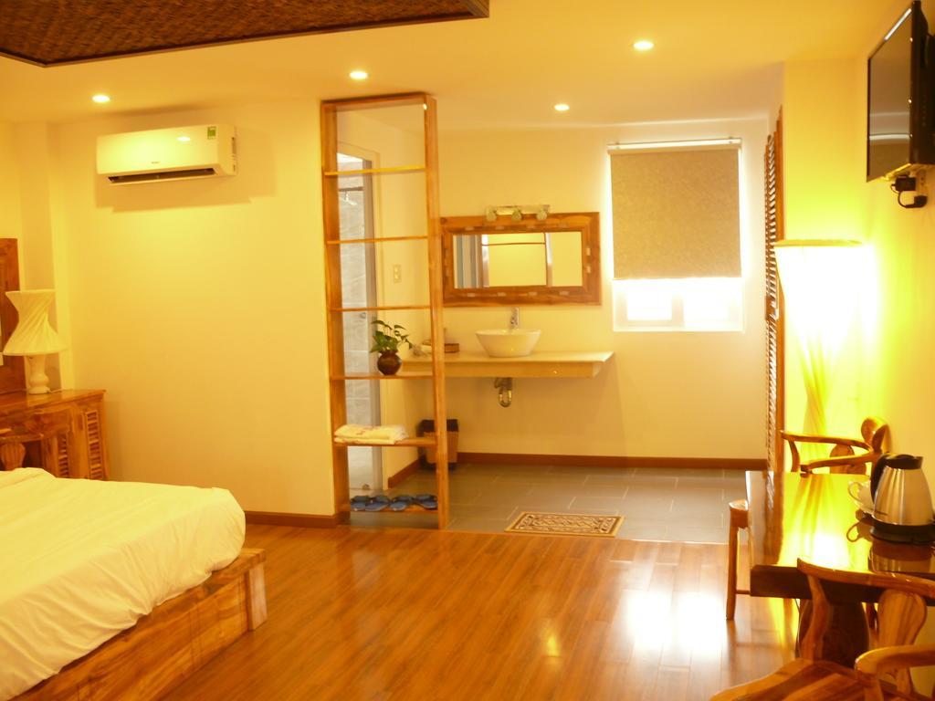Rex & Nha Trang