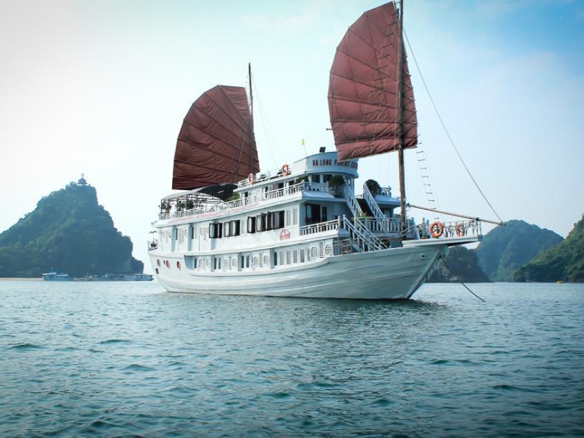  Halong Phoenix Cruiser Ha Long