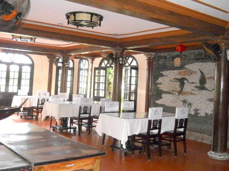 Pho Hoi Riverside Khu nghỉ mát 3*