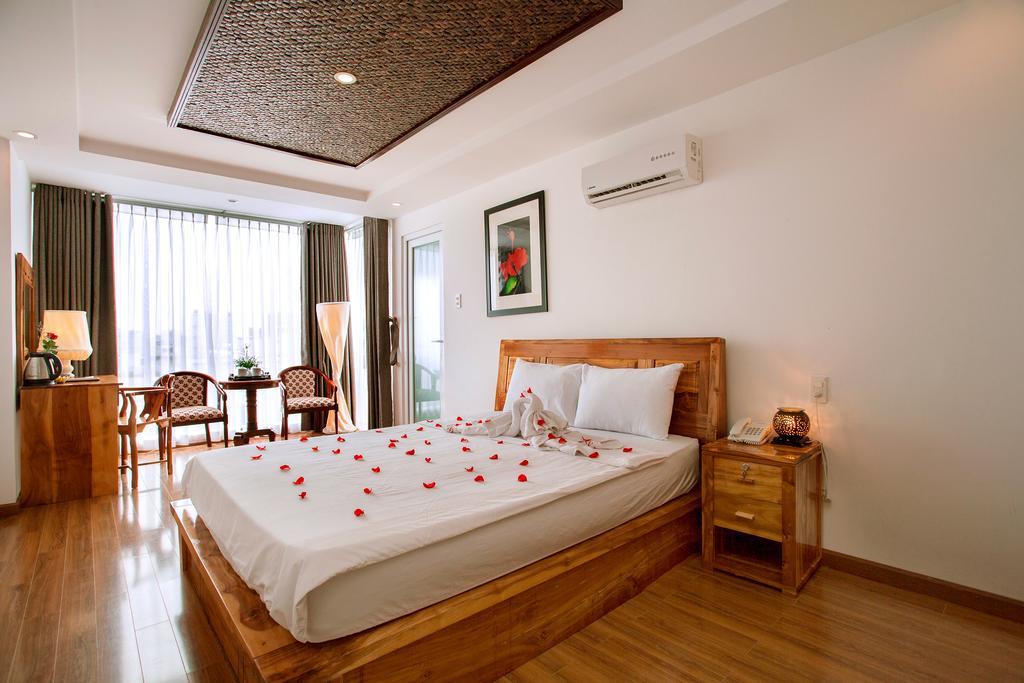 Rex & 3* Nha Trang
