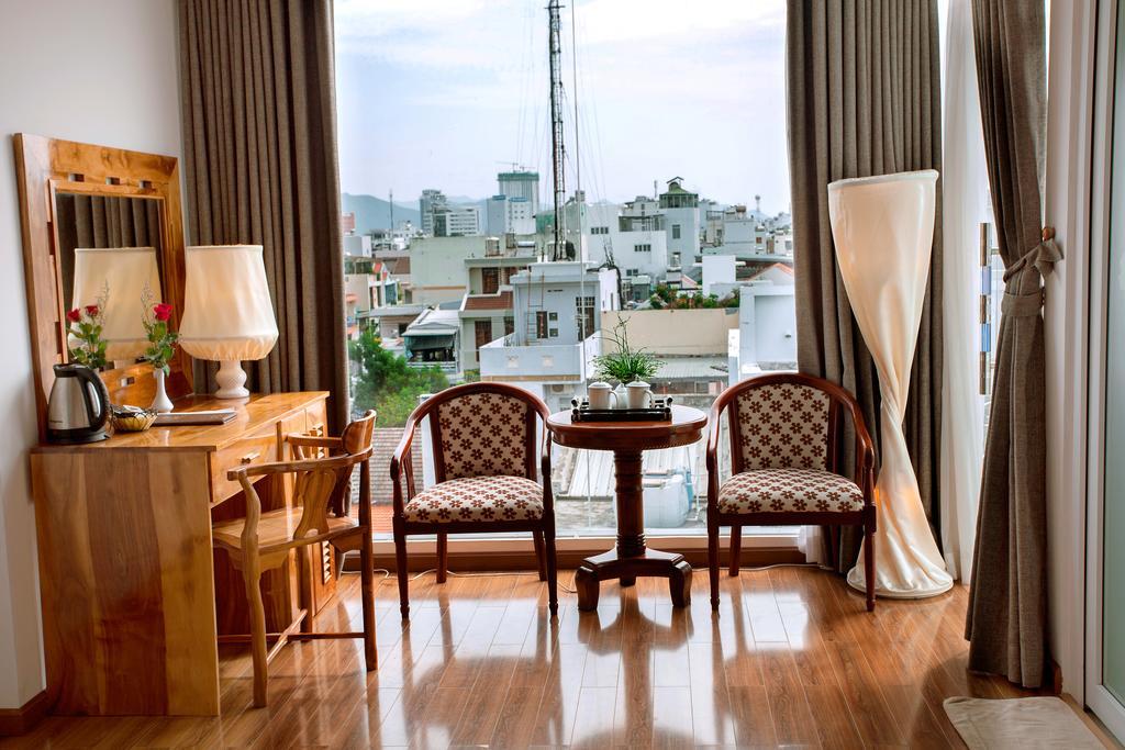 Rex & 3* Nha Trang