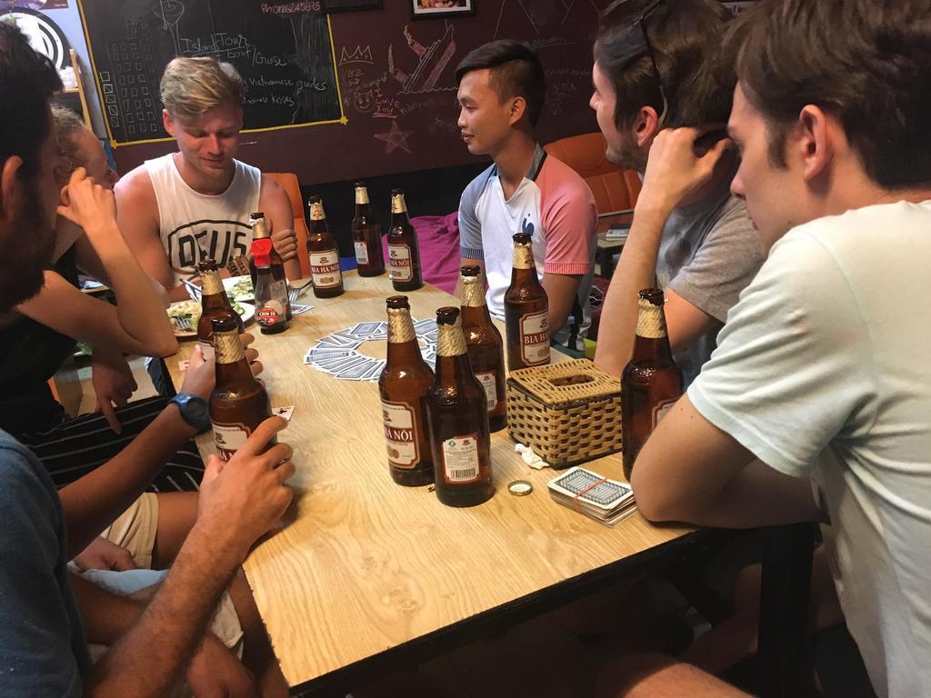 Halong Happy (adults Only) * Hạ Long