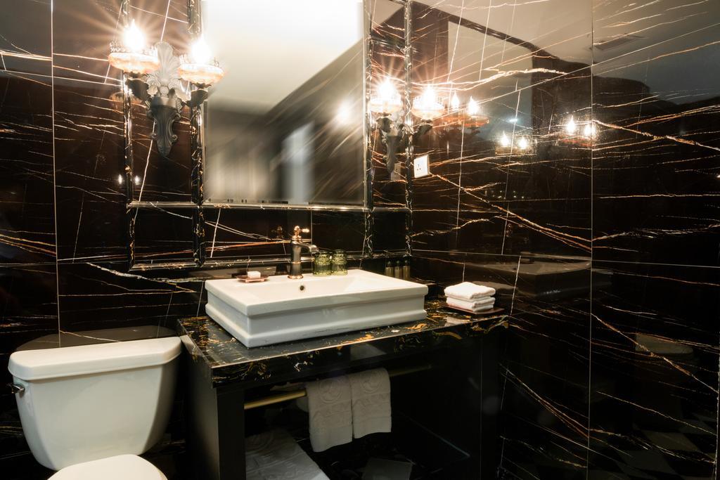 A&em Signature 4* TP. Hồ Chí Minh